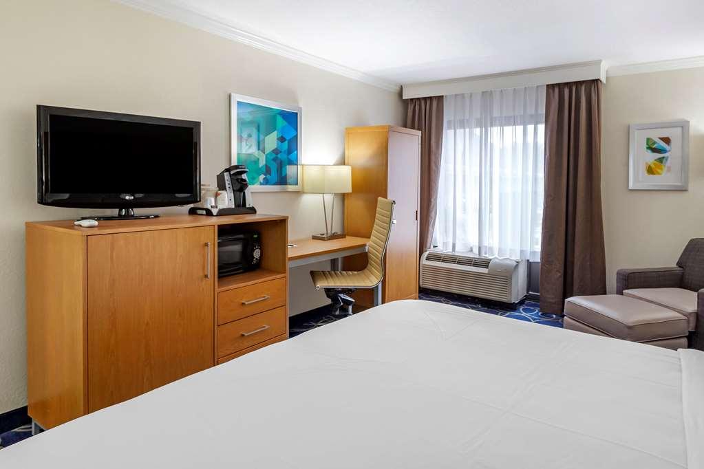 Comfort Inn & Suites Houston I-10 West Energy Corridor Oda fotoğraf